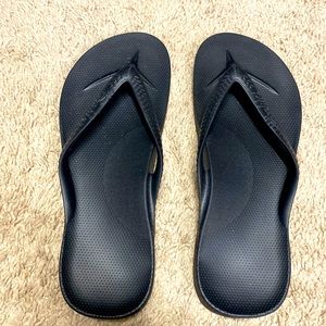 Archie’s Flip Flop Sandals